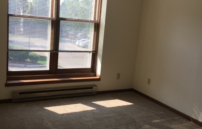 2 beds, 1 bath, 950 sqft, $1,775, Unit 7610RB