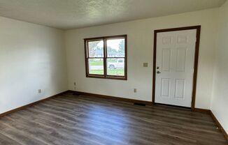 2 beds, 1 bath, $975, Unit APARTMENT A