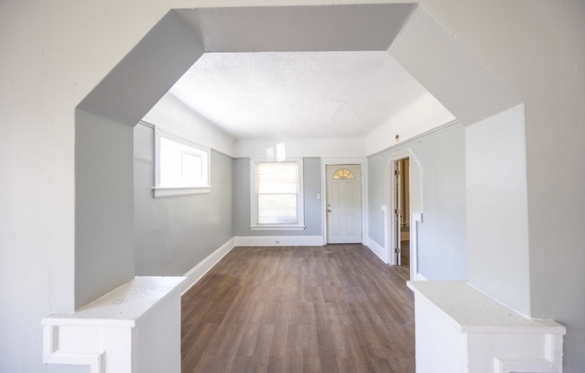 2257 E 80 ST