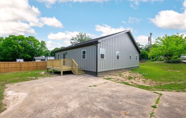 Newly renovated 3 bedroom 2 bathroom