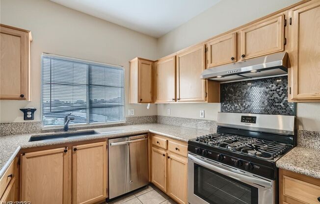 3 beds, 2 baths, $1,670, Unit # 203