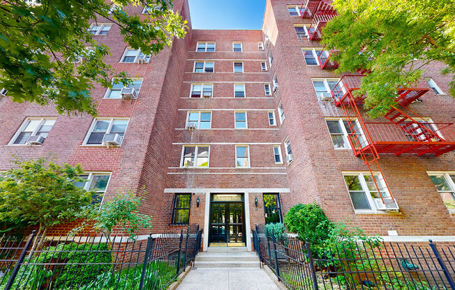 1 bed, 1 bath, $2,100, Unit 6F