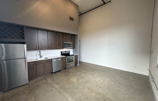 1 bed, 1 bath, 587 sqft, $1,440, Unit 504