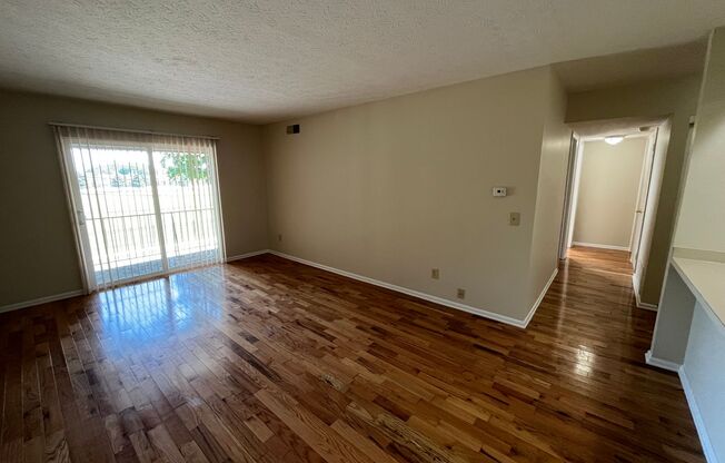2 beds, 1 bath, 850 sqft, $950, Unit 1541-B3