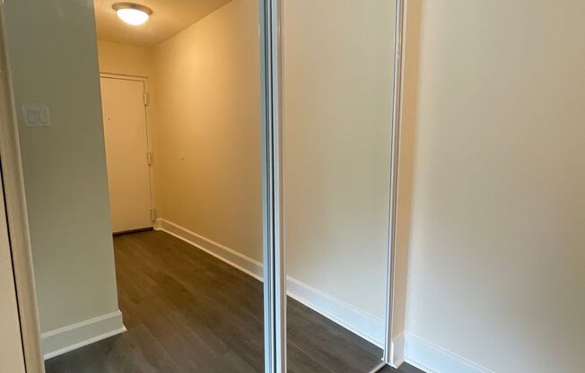 2 beds, 2 baths, 1,000 sqft, $1,800, Unit 14210 #201