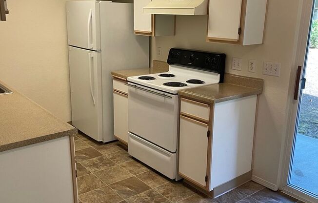 2 beds, 1 bath, 850 sqft, $1,550, Unit 302