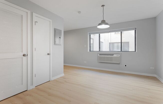1 bed, 1 bath, 307 sqft, $1,750, Unit 216