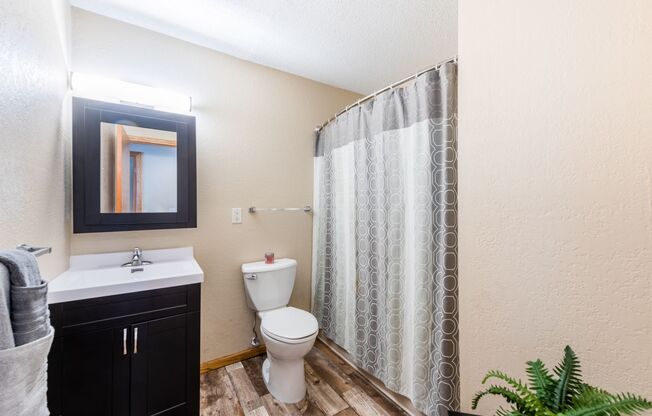 2 beds, 1 bath, 749 sqft, $1,175, Unit 104111