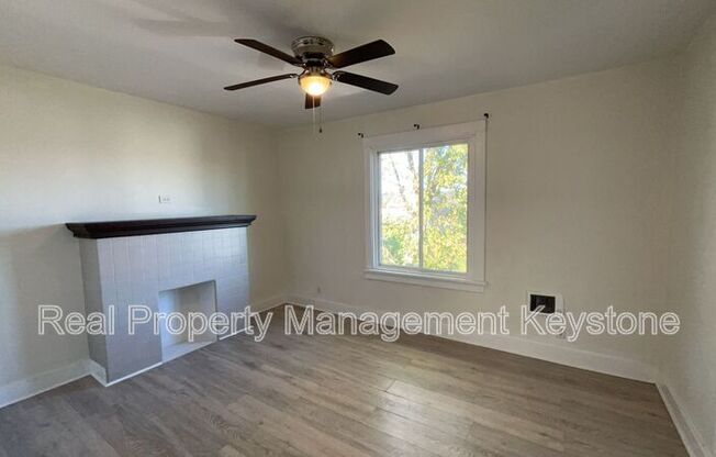 122 E 16 AVE