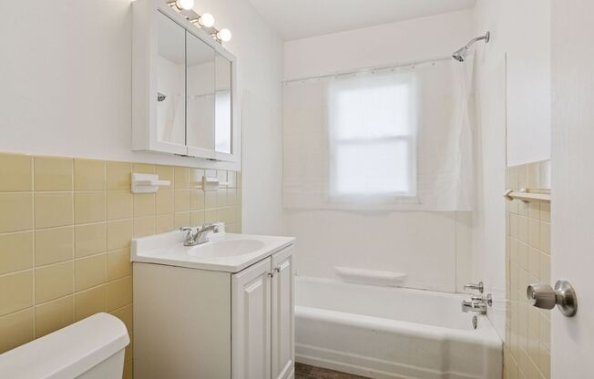 3957 - 3959 Oregon Avenue North