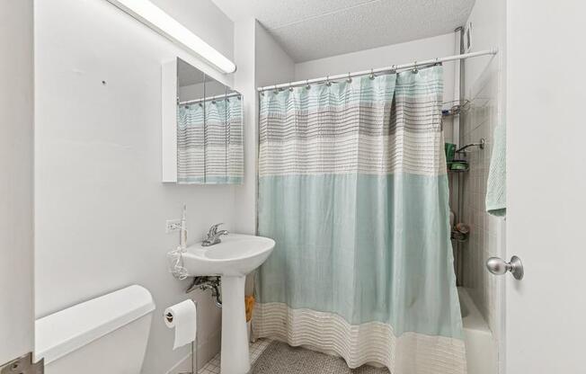 345 E 64 ST