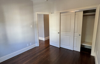 637 E 8 ST