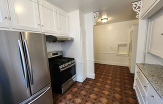 Studio, 1 bath, $1,595, Unit 430 East 15th #2