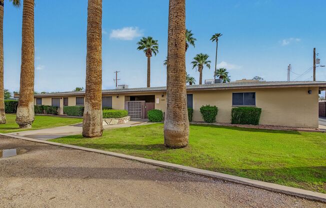 2 beds, 1 bath, 935 sqft, $1,599, Unit 01