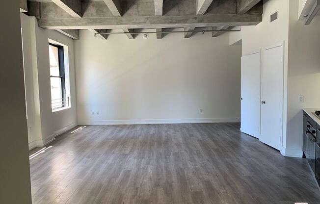 727 W 7th St Apt 1011