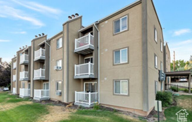 2 beds, 1 bath, $1,250