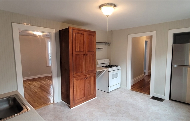 1 bed, 1 bath, 850 sqft, $1,800, Unit 1