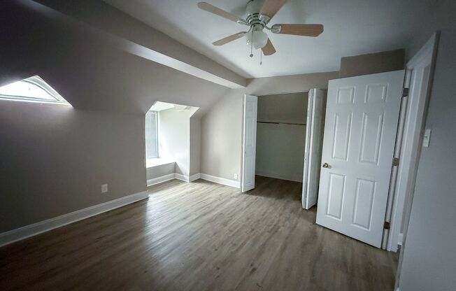 3 beds, 1 bath, 936 sqft, $1,350, Unit 7