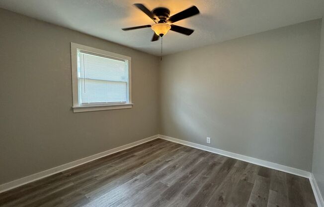 2 beds, 1 bath, 700 sqft, $1,495