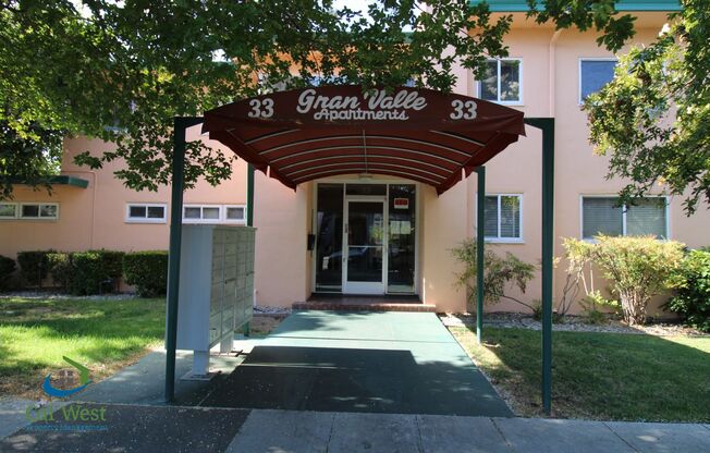 $ 1895 - Updated 1 Bed, 1 Bath Upstairs Apartment near Japan Town/Secured access!