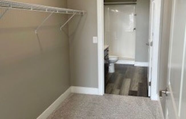 1 bed, 1 bath, 673 sqft, $1,350, Unit 407 Spring Green d