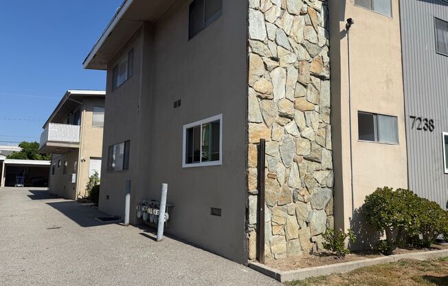 7238 - 7246 N Lotus Ave