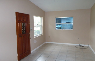 3 beds, 1.5 baths, $1,600, Unit Orange