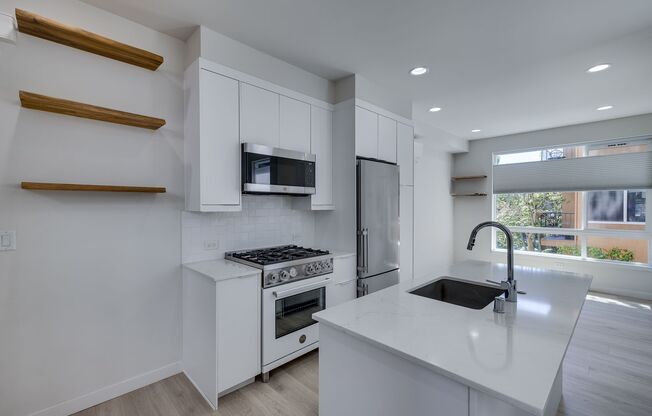 Townhouse in perfect Capitol Hill location!