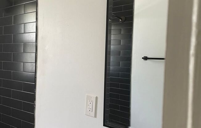 2 beds, 1 bath, 637 sqft, $1,750, Unit 212-D06