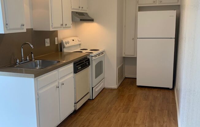 Studio, 1 bath, 550 sqft, $749