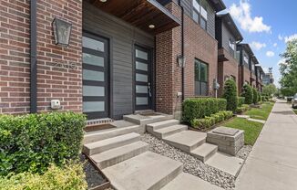 3 beds, 2.5 baths, $2,100