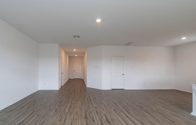 4 beds, 2.5 baths, $1,700