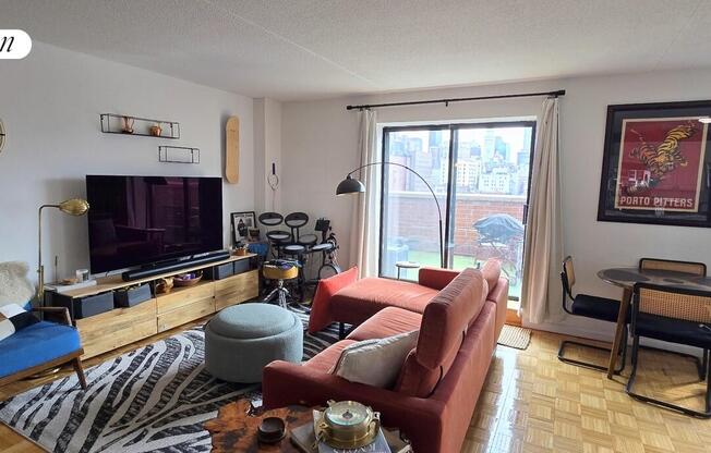 2 beds, 2 baths, $8,500, Unit 12D