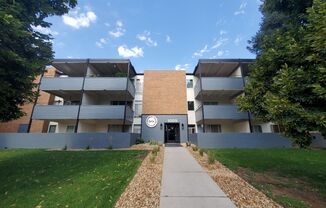 2 WEEKS FREE!!! Unbelievable Top Floor 2 Bed/2 Bath Apt Remodel w/ Fitness, Rec Area, Laundry
