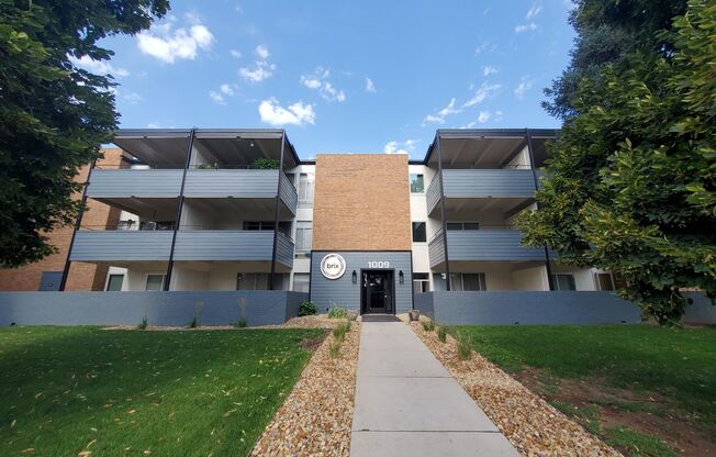 2 WEEKS FREE!!! Unbelievable Top Floor 2 Bed/2 Bath Apt Remodel w/ Fitness, Rec Area, Laundry