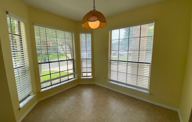 3 Bedroom 2 Bath~ Updated Kitchen!