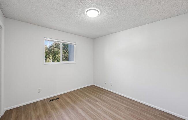 3 beds, 1.5 baths, 950 sqft, $1,385, Unit 104