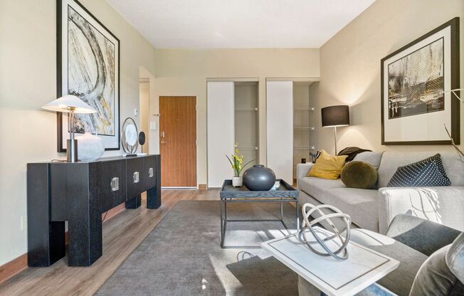 1 bed, 1 bath, 750 sqft, $1,059, Unit 07-102