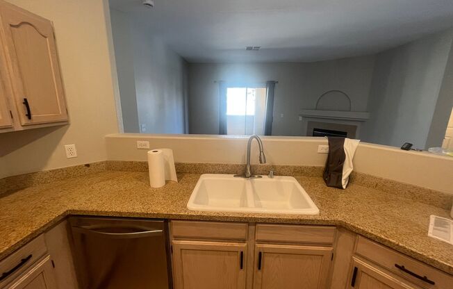 2 beds, 2 baths, $2,000, Unit # 201