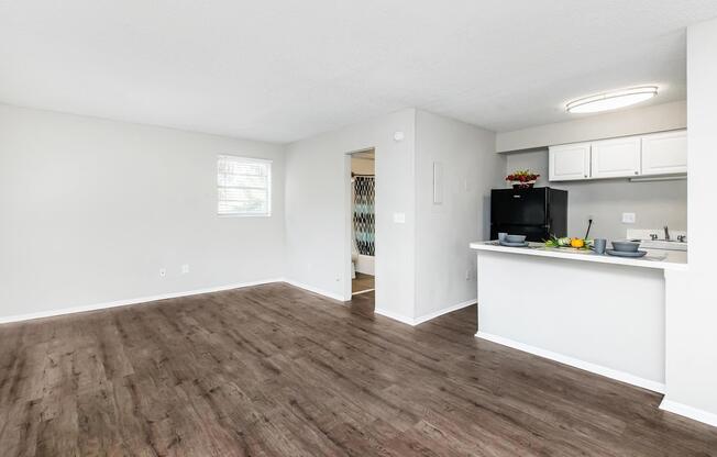 Studio, 1 bath, 400 sqft, $825