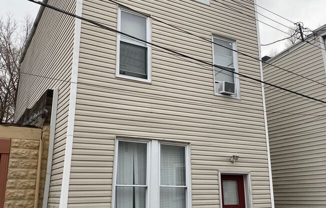 4 Bedroom House Located In Clifton Near UC's Campus