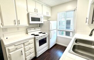 1 bed, 1 bath, $2,250, Unit 14