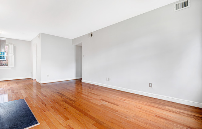 2711 ARLINGTON BLVD
