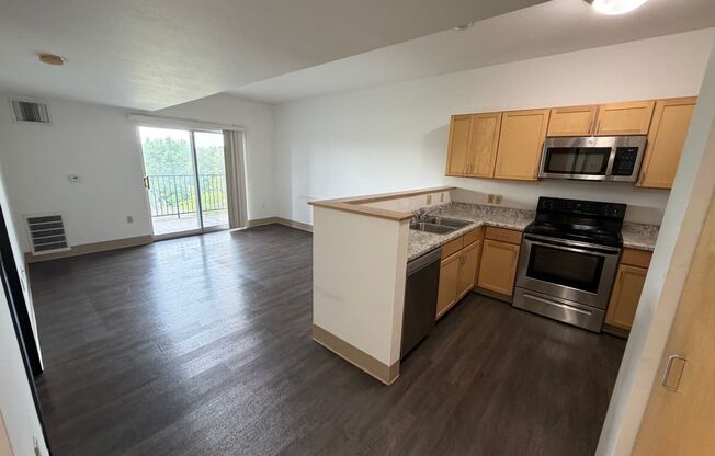 1 bed, 1 bath, 637 sqft, $1,500, Unit 606