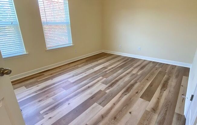 Modern 2BR/2BA Home Near BNA – Open Concept with Private Porch!