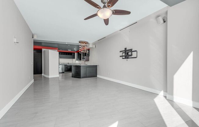 2 beds, 2 baths, $2,850, Unit #1911