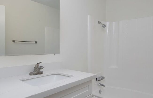 Studio, 1 bath, 329 sqft, $2,295, Unit 27-03