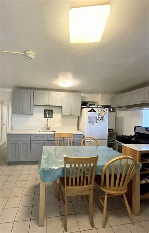 19 WESTBOURNE TER