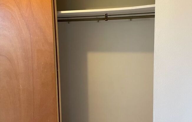 Studio, 1 bath, 487 sqft, $1,300, Unit Fifth 208