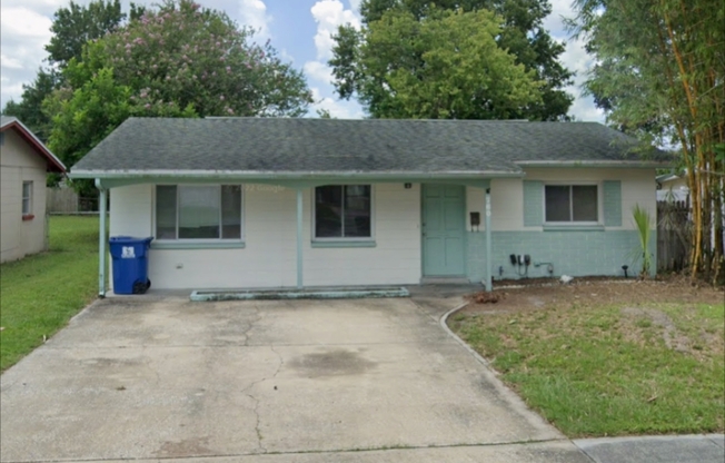 760 86 AVE N